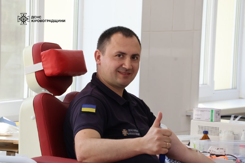 До Всесвітнього дня донора рятувальники Кіровоградщини здали кров, щоб вкотре підтримати тих, хто потребує допомоги🩸 До Всесвітнього дня донора рятувальники Кіровоградщини здали кров, щоб вкотре підтримати тих, хто потребує допомоги🩸