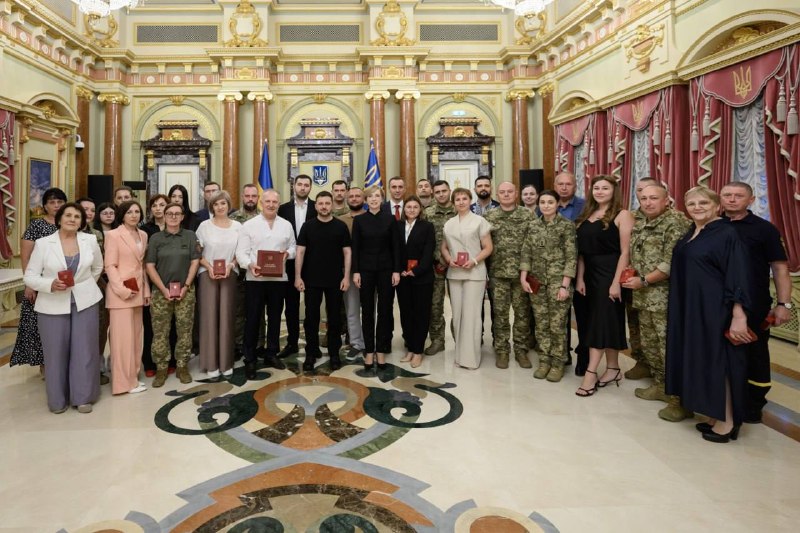 🎖Напередодні Дня медичного працівника Президент України Володимир Зеленський відзначив державними нагородами медиків 🎖Напередодні Дня медичного працівника Президент України Володимир Зеленський відзначив державними нагородами медиків