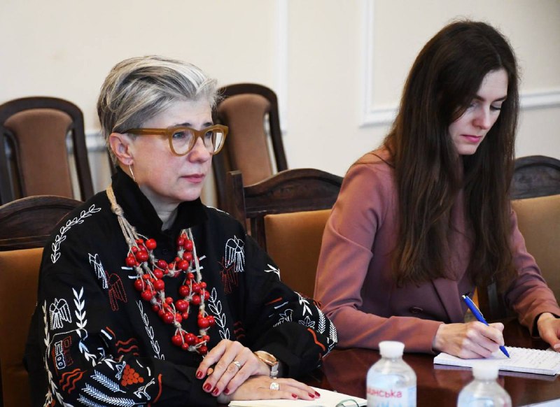 Конструктивна зустріч з Надзвичайним і Повноважним Послом Канади в Україні пані Наталкою Цмоць Конструктивна зустріч з Надзвичайним і Повноважним Послом Канади в Україні пані Наталкою Цмоць