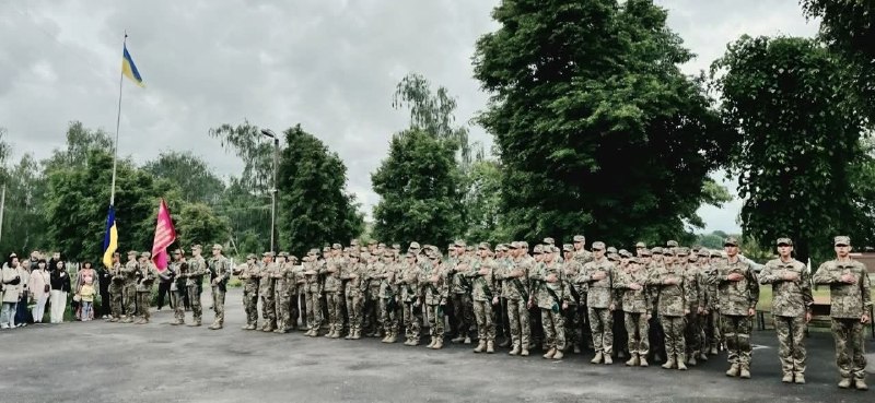 Усі 36 випускників Луганського обласного ліцею із посиленою військово-фізичною підготовкою планують вступити до військових вишів Усі 36 випускників Луганського обласного ліцею із посиленою військово-фізичною підготовкою планують вступити до військових вишів