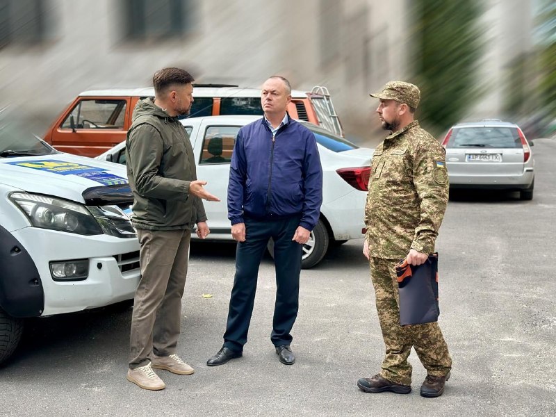 🇺🇦Вадим Бойченко зустрівся з оборонцями Донеччини та передав техніку на фронт 🇺🇦Вадим Бойченко зустрівся з оборонцями Донеччини та передав техніку на фронт