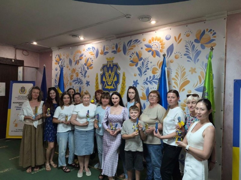 Координаційний центр «Вільні разом» в Ужгороді надає всебічну підтримку переселенцям з Херсонщини. Координаційний центр «Вільні разом» в Ужгороді надає всебічну підтримку переселенцям з Херсонщини.