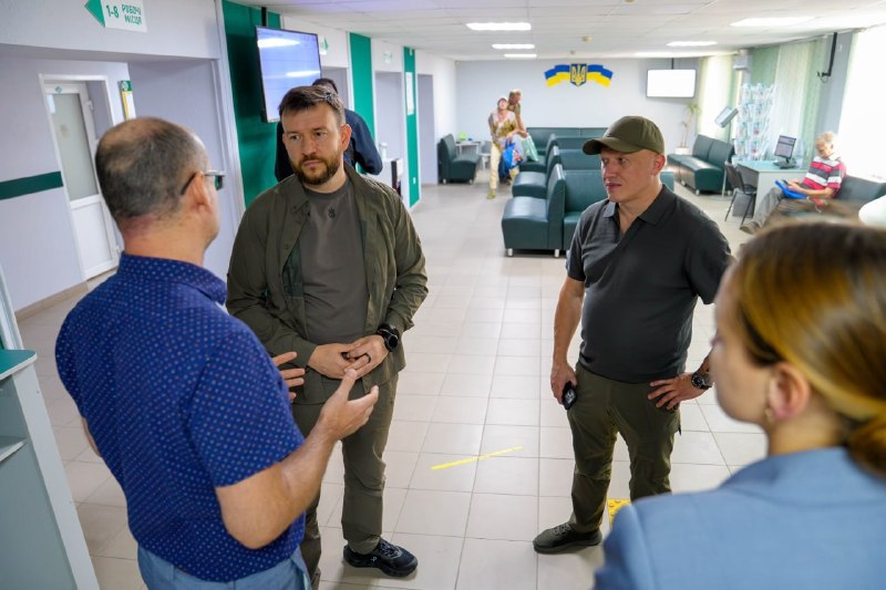 Херсонщину з робочим візитом відвідав Міністр соціальної політики, сім’ї та єдності України Денис Улютін. Херсонщину з робочим візитом відвідав Міністр соціальної політики, сім’ї та єдності України Денис Улютін.