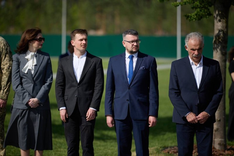 АНДРІЯ МЕЛЬНИКА ПЕРЕПОХОВАЛИ НА НАЦІОНАЛЬНОМУ ВІЙСЬКОВОМУ МЕМОРІАЛЬНОМУ КЛАДОВИЩІ АНДРІЯ МЕЛЬНИКА ПЕРЕПОХОВАЛИ НА НАЦІОНАЛЬНОМУ ВІЙСЬКОВОМУ МЕМОРІАЛЬНОМУ КЛАДОВИЩІ