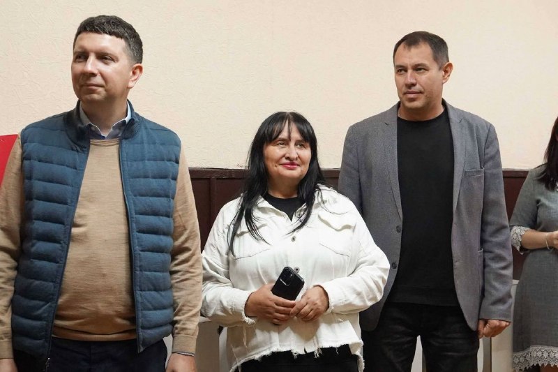 У Дніпрі відкрили освітній простір для дітей з Рубіжанської громади
25 вересня в Дніпрі відкрився Цифровий освітній центр Рубіжанської громади У Дніпрі відкрили освітній простір для дітей з Рубіжанської громади
25 вересня в Дніпрі відкрився Цифровий освітній центр Рубіжанської громади