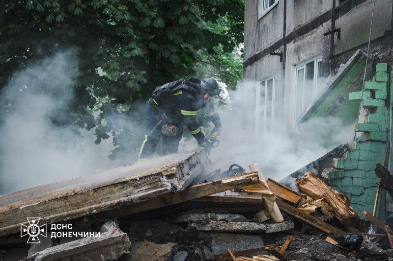 Донеччина: наслідки обстрілів, рятувальні роботи тривають. Є поранені
Ворог інтенсивно обстрілював Донеччину Донеччина: наслідки обстрілів, рятувальні роботи тривають. Є поранені
Ворог інтенсивно обстрілював Донеччину