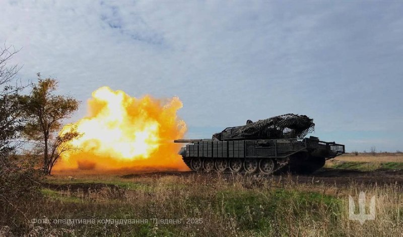 Головне на Луганщині за добу 
📌17 спроб просунутися здійснили росіяни на Лиманській та Слов’янській ділянках фронту Головне на Луганщині за добу 
📌17 спроб просунутися здійснили росіяни на Лиманській та Слов’янській ділянках фронту