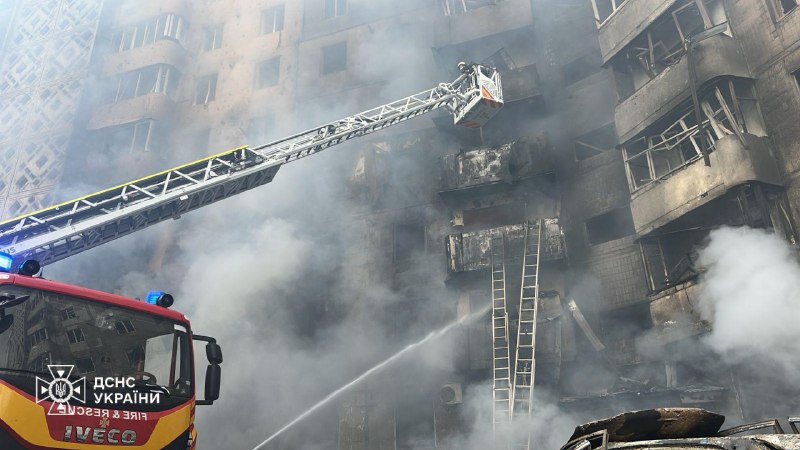 ❗До 20 людей, з яких 2 дитини, зросла кількість загиблих внаслідок російського ракетного удару по Тернополю
Аварійно-рятувальні роботи тривають ❗До 20 людей, з яких 2 дитини, зросла кількість загиблих внаслідок російського ракетного удару по Тернополю
Аварійно-рятувальні роботи тривають