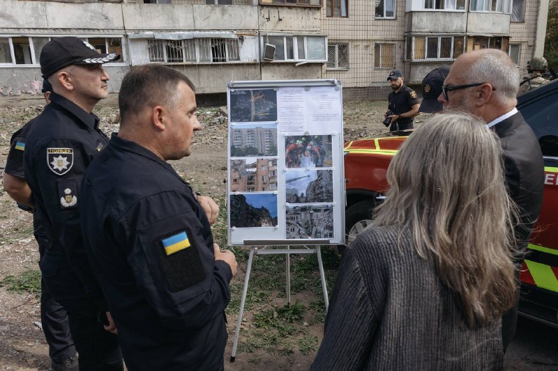Заступник Міністра внутрішніх справ Олексій Сергєєв разом із Головою ДСНС Андрієм Даником продемонстрували... Заступник Міністра внутрішніх справ Олексій Сергєєв разом із Головою ДСНС Андрієм Даником продемонстрували...