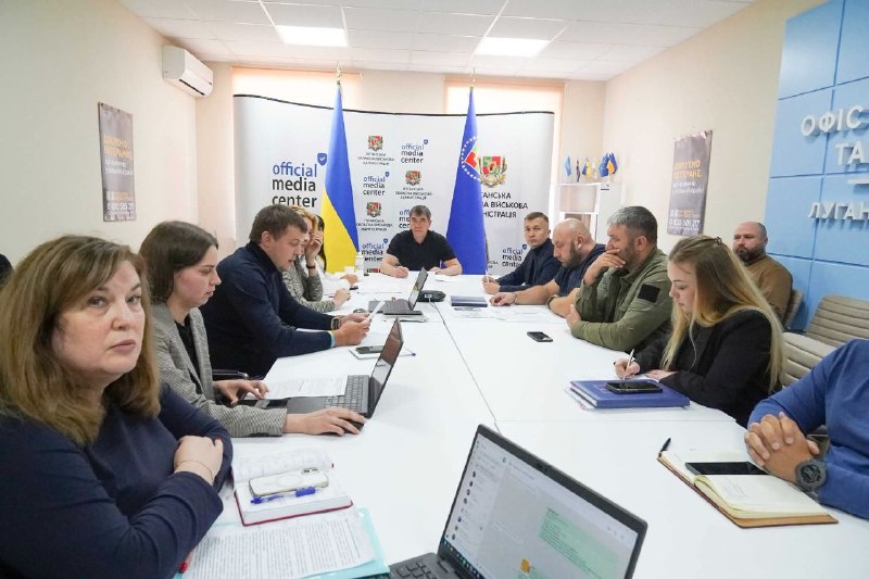 Роботу культурної сфери Луганщини підсумували на Координаційному центрі підтримки цивільного населення Роботу культурної сфери Луганщини підсумували на Координаційному центрі підтримки цивільного населення