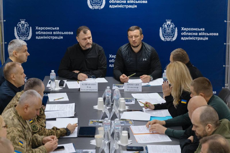 Під час робочого візиту на Херсонщину Ігор Клименко ознайомився із ситуацією щодо захисту об’єктів енергетичної... Під час робочого візиту на Херсонщину Ігор Клименко ознайомився із ситуацією щодо захисту об’єктів енергетичної...