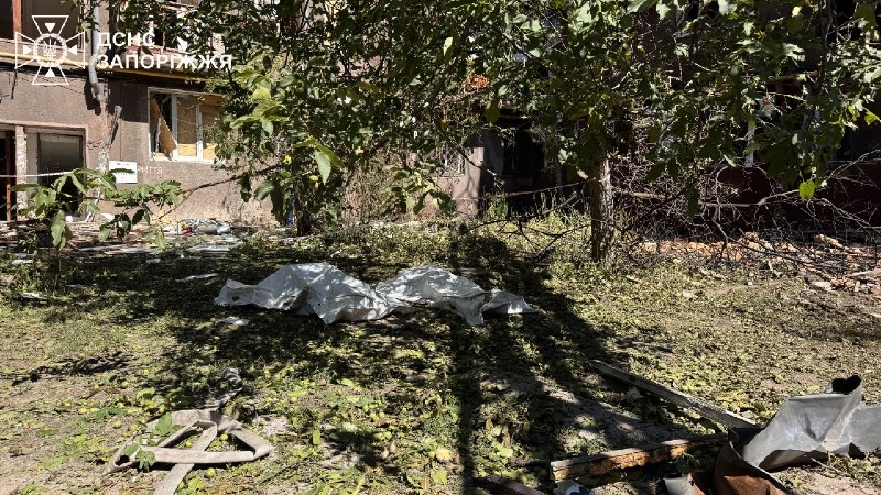 ❗UPD: У Запоріжжі рятувальники деблокували з-під завалів тіла 2 загиблих на місці удару рф по житловому будинку ❗UPD: У Запоріжжі рятувальники деблокували з-під завалів тіла 2 загиблих на місці удару рф по житловому будинку