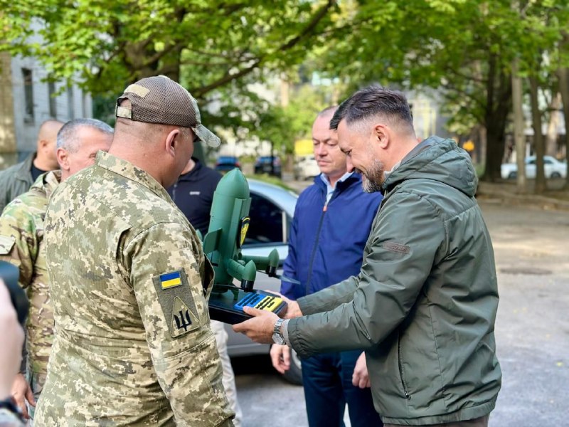 🇺🇦Вадим Бойченко зустрівся з оборонцями Донеччини та передав техніку на фронт 🇺🇦Вадим Бойченко зустрівся з оборонцями Донеччини та передав техніку на фронт