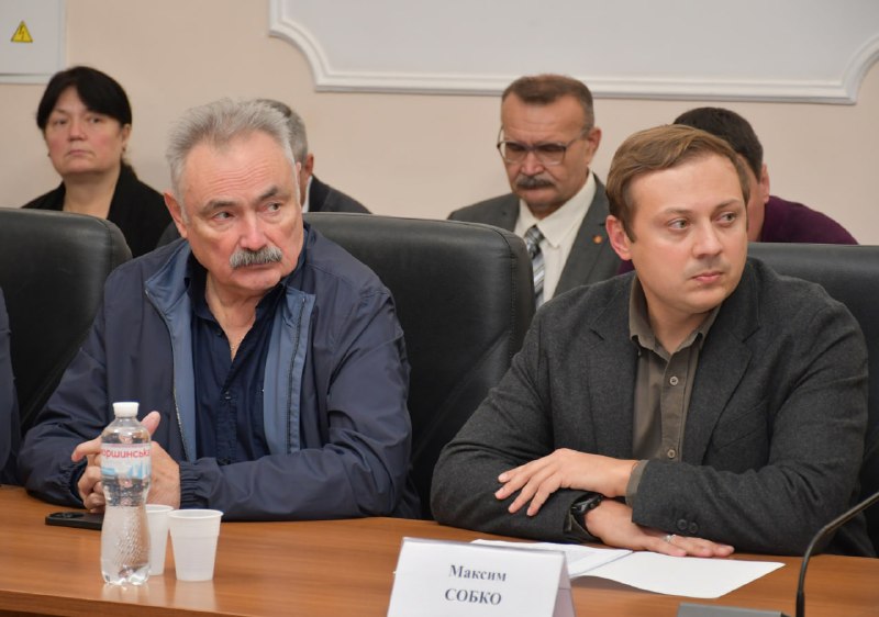 Сьогодні - діалог з депутатами обласної ради на майданчику обласної військової адміністрації Сьогодні - діалог з депутатами обласної ради на майданчику обласної військової адміністрації