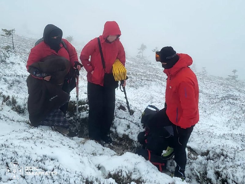 🏔 У Карпатах сніг: плануючи похід у гори, зважайте на погоду!
Сніг, холод і втома змусили двох киянок звернутися... 🏔 У Карпатах сніг: плануючи похід у гори, зважайте на погоду!
Сніг, холод і втома змусили двох киянок звернутися...