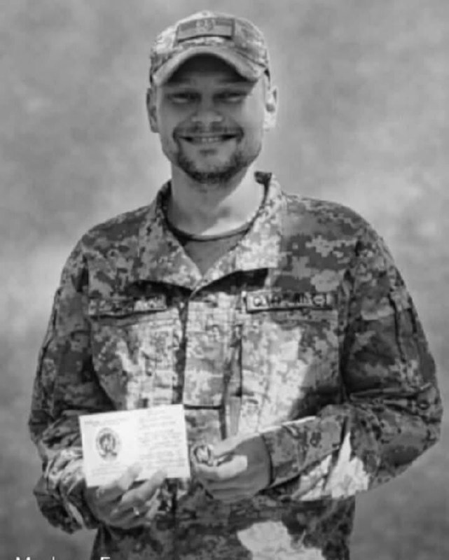 Щоденно о 9 годині – загальнонаціональна хвилина мовчання. Зупиніться, де б ви не були Щоденно о 9 годині – загальнонаціональна хвилина мовчання. Зупиніться, де б ви не були