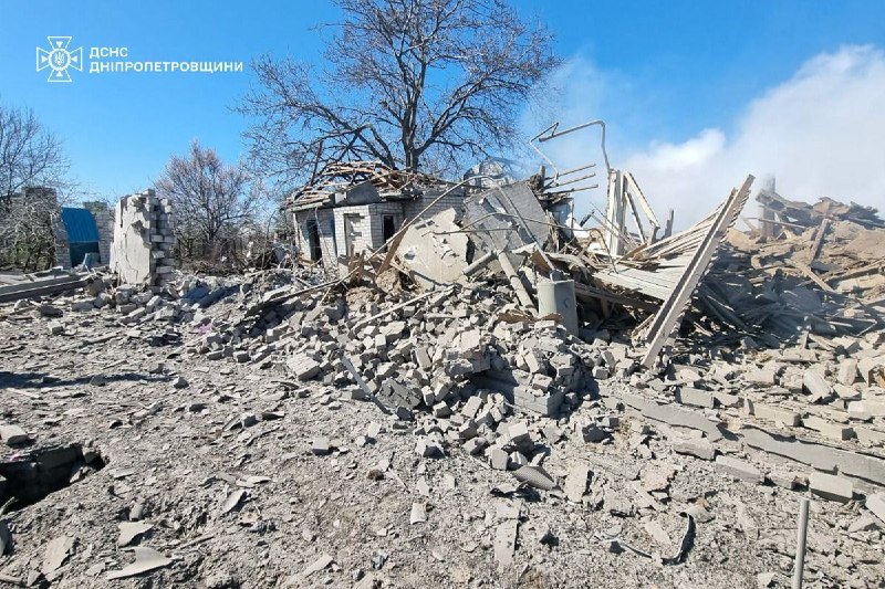 🔴 росіяни обстріляли Дніпропетровщину!
▪️У Нікополі поранені 10 людей, серед них — півторарічна дівчинка та 17-річний хлопець. 🔴 росіяни обстріляли Дніпропетровщину!
▪️У Нікополі поранені 10 людей, серед них — півторарічна дівчинка та 17-річний хлопець.