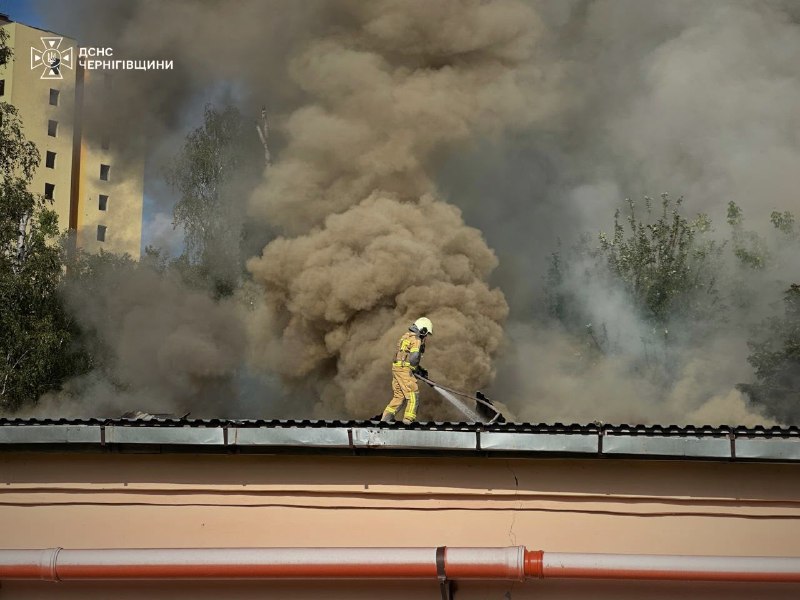UPD | #Чернігів: рятувальники завершили ліквідацію наслідків російського удару
У місті завершено роботи з ліквідації наслідків обстрілу UPD | #Чернігів: рятувальники завершили ліквідацію наслідків російського удару
У місті завершено роботи з ліквідації наслідків обстрілу