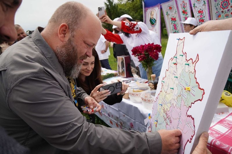#ЛУГАНЩИНА_88
«Чорнухинська мадонна», колекція мініатюр народних костюмів Новоайдарщини та експозиції майстрів... #ЛУГАНЩИНА_88
«Чорнухинська мадонна», колекція мініатюр народних костюмів Новоайдарщини та експозиції майстрів...