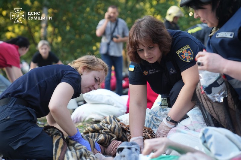 #герої_без_зброї
Олена Мирошниченко, фельдшерка ДСНС Сумщини
Олена прийшла до ДСНС у вересні 2024 року #герої_без_зброї
Олена Мирошниченко, фельдшерка ДСНС Сумщини
Олена прийшла до ДСНС у вересні 2024 року