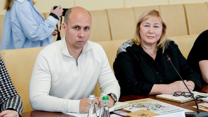 Сьогодні спільно з керівниками структурних підрозділів обласної військової адміністрації та керівниками... Сьогодні спільно з керівниками структурних підрозділів обласної військової адміністрації та керівниками...