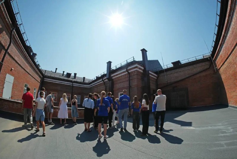 😡ПК «Молодіжний»: від культурного центру Маріуполя до чергової російської підміни 😡ПК «Молодіжний»: від культурного центру Маріуполя до чергової російської підміни