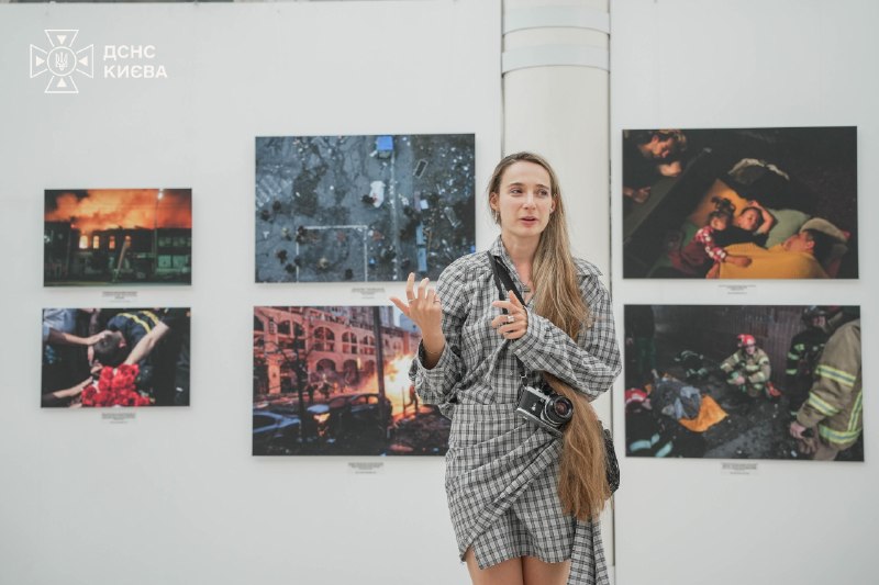 🖼 «Рятувати столицю»: у Києві відкрили виставку документальної фотографії про роботу рятувальників під час повномасштабної війни 🖼 «Рятувати столицю»: у Києві відкрили виставку документальної фотографії про роботу рятувальників під час повномасштабної війни