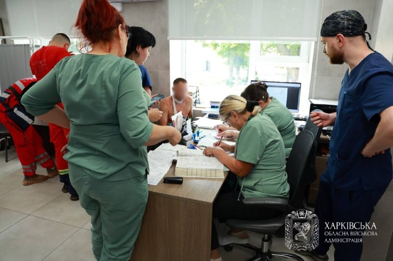 У такі важкі дні, як сьогодні, коли ворог завдає масованих ударів по Харківщині, наші медики разом з іншими екстреними... У такі важкі дні, як сьогодні, коли ворог завдає масованих ударів по Харківщині, наші медики разом з іншими екстреними...