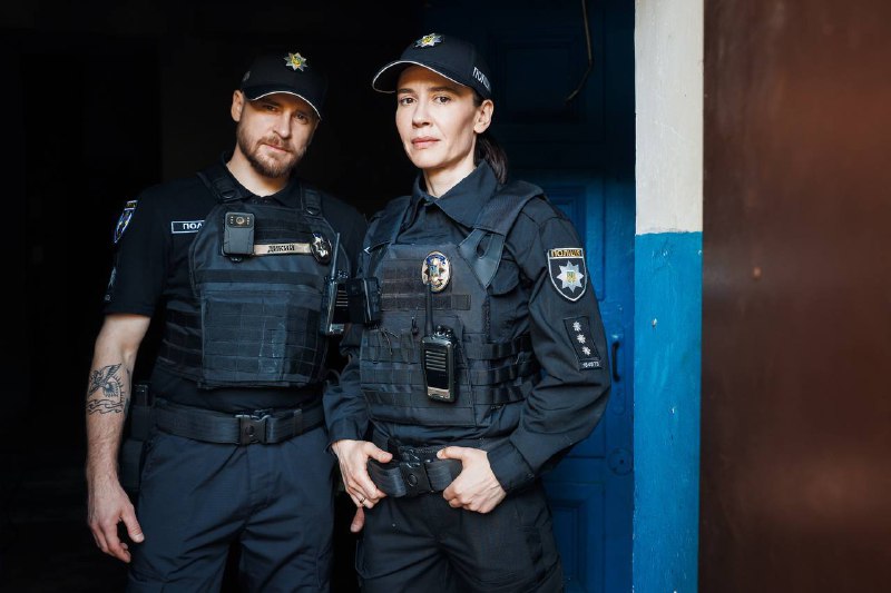 🎬 ICTV2 завершив зйомки серіалу «Служба 112»
16-серійна стрічка розповідає про новий підрозділ 🎬 ICTV2 завершив зйомки серіалу «Служба 112»
16-серійна стрічка розповідає про новий підрозділ