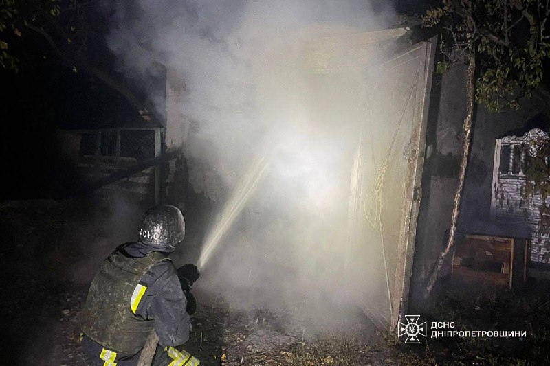 Загинув рятувальник, ще одного поранено: внаслідок російського повторного ракетного удару по Петропавлівській громаді Синельниківського району Загинув рятувальник, ще одного поранено: внаслідок російського повторного ракетного удару по Петропавлівській громаді Синельниківського району