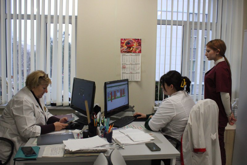 🧑⚕️❌В окупованому Маріуполі відсутні дитячі лікарі. Проблему вирішують за рахунок показових приїздів медиків з росії 🧑⚕️❌В окупованому Маріуполі відсутні дитячі лікарі. Проблему вирішують за рахунок показових приїздів медиків з росії