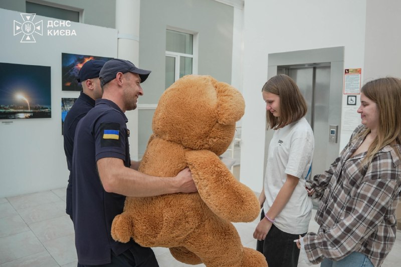 🖼 «Рятувати столицю»: у Києві відкрили виставку документальної фотографії про роботу рятувальників під час повномасштабної війни 🖼 «Рятувати столицю»: у Києві відкрили виставку документальної фотографії про роботу рятувальників під час повномасштабної війни