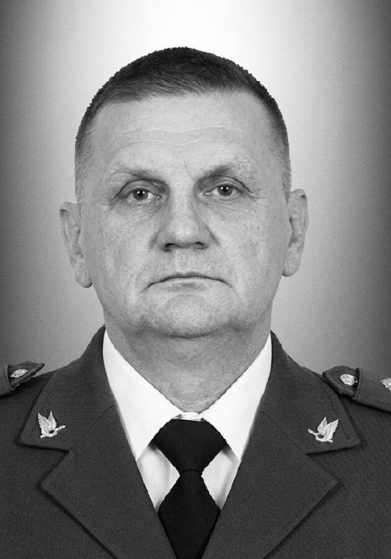 Щоденно о 9 годині – загальнонаціональна хвилина мовчання. Зупиніться, де б ви не були Щоденно о 9 годині – загальнонаціональна хвилина мовчання. Зупиніться, де б ви не були