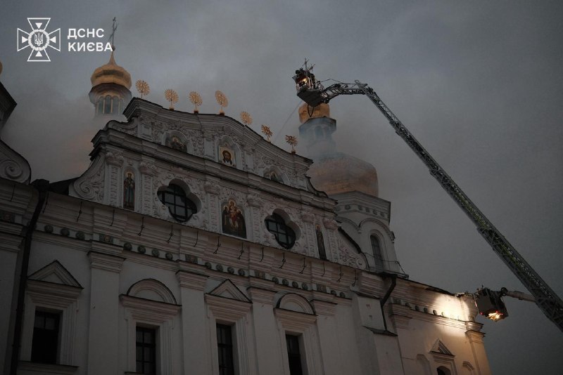 #Київ: попередньо 4 людини загинули, ще 25 постраждали, з них 2 дитини, через російську масовану атаку по місту #Київ: попередньо 4 людини загинули, ще 25 постраждали, з них 2 дитини, через російську масовану атаку по місту