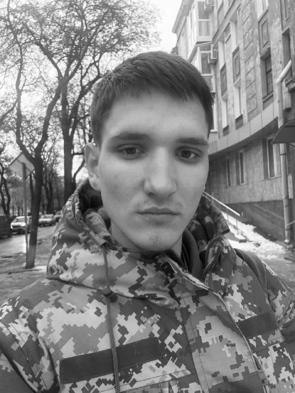 Щоденно о 9 годині – загальнонаціональна хвилина мовчання. Зупиніться, де б ви не були Щоденно о 9 годині – загальнонаціональна хвилина мовчання. Зупиніться, де б ви не були