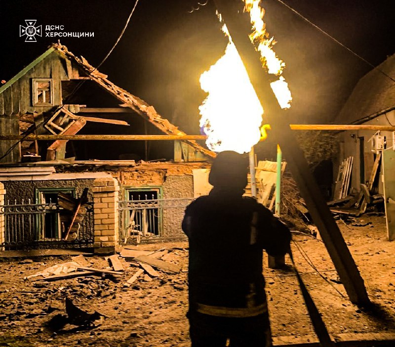 ‼На Херсонщині рятувальники ліквідували пожежі, що виникли через обстріл регіону ‼На Херсонщині рятувальники ліквідували пожежі, що виникли через обстріл регіону