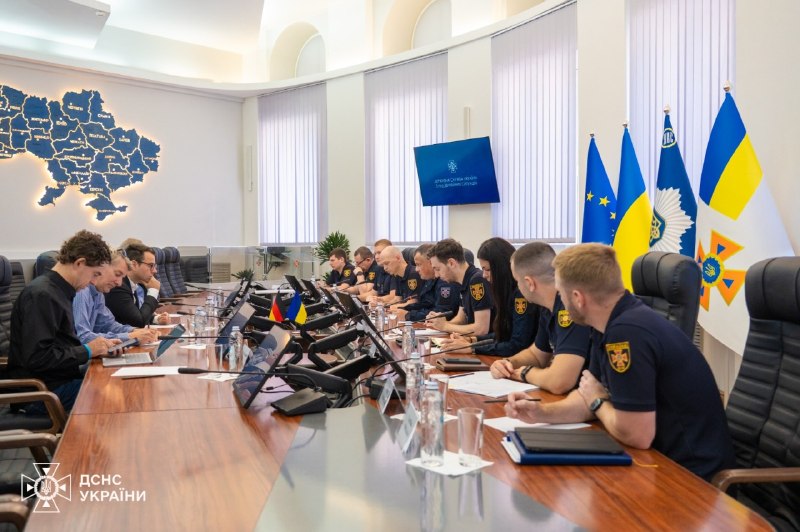 🇺🇦🇩🇪У ДСНС України відбулася двостороння зустріч із делегацією Федеративної Республіки Німеччина 🇺🇦🇩🇪У ДСНС України відбулася двостороння зустріч із делегацією Федеративної Республіки Німеччина