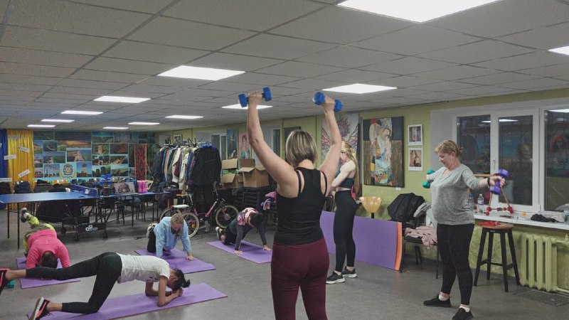 Координаційний центр «Вільні разом» у Дніпрі продовжує надавати всебічну допомогу родинам з Херсонщини. Координаційний центр «Вільні разом» у Дніпрі продовжує надавати всебічну допомогу родинам з Херсонщини.