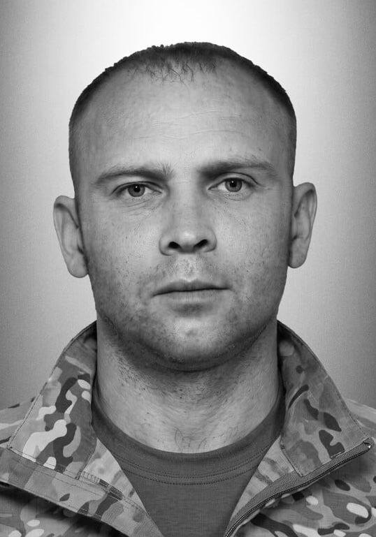 Щоденно о 9 годині – загальнонаціональна хвилина мовчання. Зупиніться, де б ви не були Щоденно о 9 годині – загальнонаціональна хвилина мовчання. Зупиніться, де б ви не були