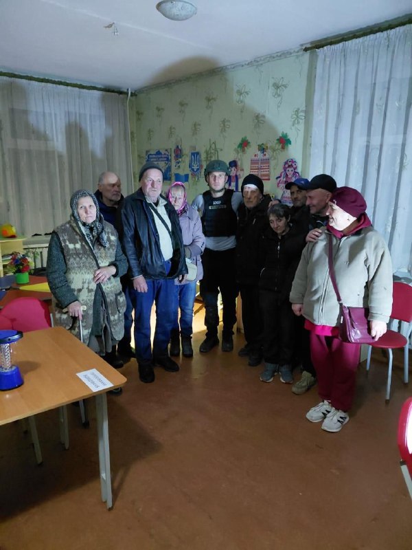 Ще одну групу мешканців евакуювали з Берислава.
У межах спільної операції волонтера Андрія Пєтухова Ще одну групу мешканців евакуювали з Берислава.
У межах спільної операції волонтера Андрія Пєтухова