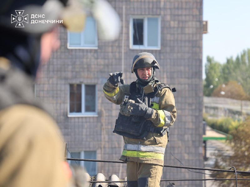 #Донеччина: російські війська обстріляли житловий сектор
Ворог 30 разів атакував Донеччину #Донеччина: російські війська обстріляли житловий сектор
Ворог 30 разів атакував Донеччину