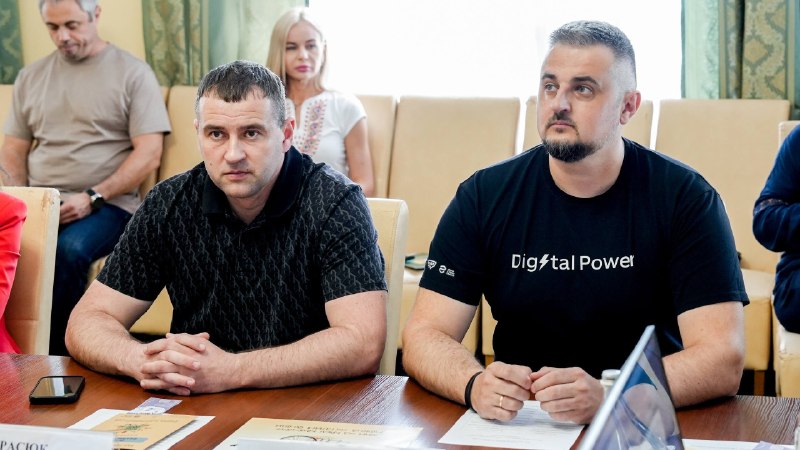 Сьогодні спільно з керівниками структурних підрозділів обласної військової адміністрації та керівниками... Сьогодні спільно з керівниками структурних підрозділів обласної військової адміністрації та керівниками...