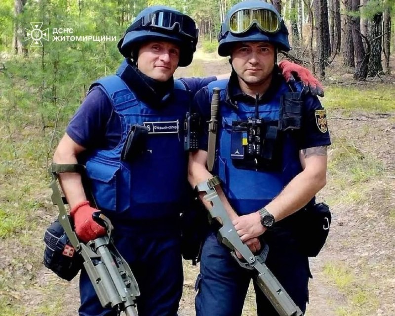 #історії_незламних
Від сапера до інструктора з мінної безпеки — шлях Ярослава Шелеста не був випадковим #історії_незламних
Від сапера до інструктора з мінної безпеки — шлях Ярослава Шелеста не був випадковим