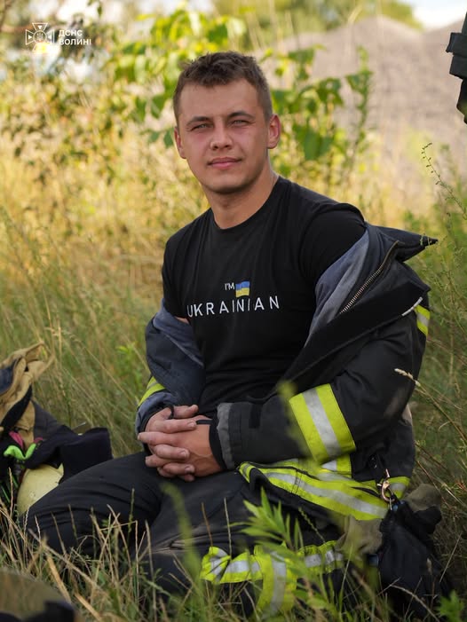 #герої_без_зброї
Максим Кадира, рятувальник з Волині
24 лютого 2022 року Максим перебував у Вінниці та завершував навчання #герої_без_зброї
Максим Кадира, рятувальник з Волині
24 лютого 2022 року Максим перебував у Вінниці та завершував навчання