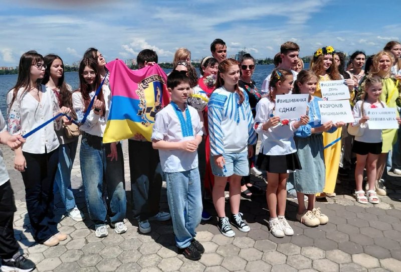 Лисичанська громада забезпечила дітей літнім відпочинком та розпочала виплати родинам військових до Дня знань Лисичанська громада забезпечила дітей літнім відпочинком та розпочала виплати родинам військових до Дня знань