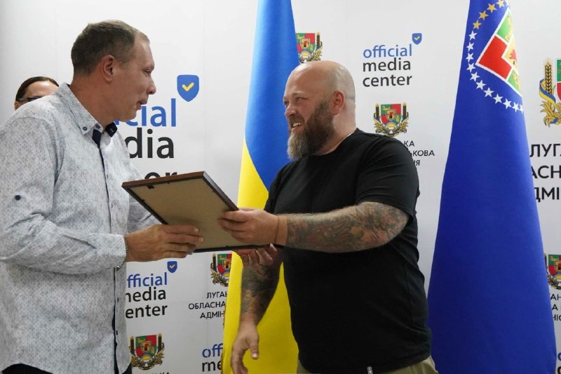 До Дня працівників освіти нагородив педагогів Луганщини обласними відзнаками До Дня працівників освіти нагородив педагогів Луганщини обласними відзнаками