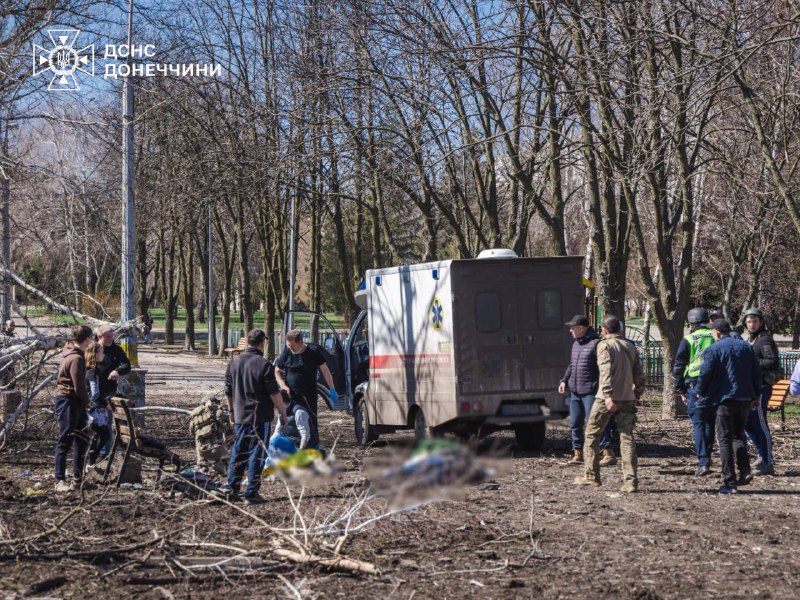 ❗️ #Донеччина: 3 загиблих та 13 поранених, внаслідок російського авіаудару
Сьогодні росіни завдали масованого авіаудару по місту Краматорськ ❗️ #Донеччина: 3 загиблих та 13 поранених, внаслідок російського авіаудару
Сьогодні росіни завдали масованого авіаудару по місту Краматорськ