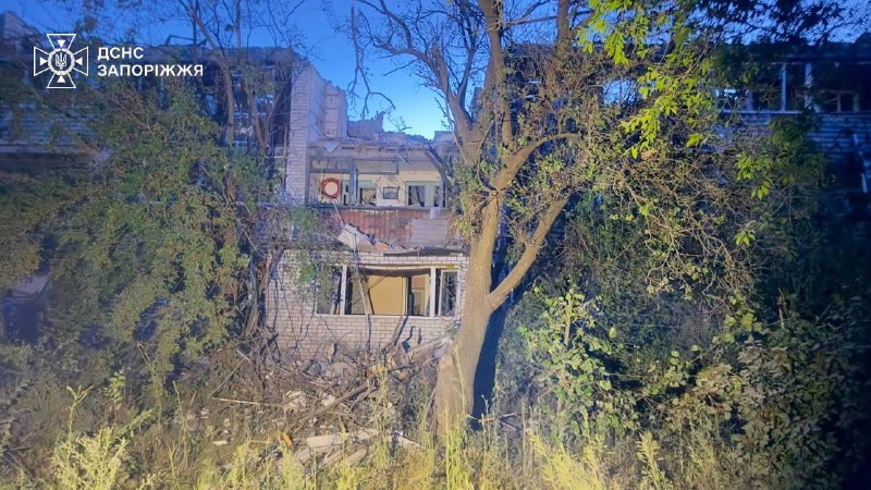 #Запоріжжя: окупанти завдали авіаудару по цивільних — одна людина загинула, ще одна травмована #Запоріжжя: окупанти завдали авіаудару по цивільних — одна людина загинула, ще одна травмована
