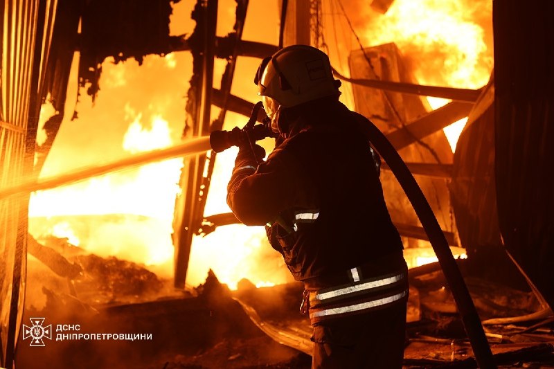 #Дніпропетровщина: росіяни завдали ударів по 6 районах області, виникли пожежі
📍У м #Дніпропетровщина: росіяни завдали ударів по 6 районах області, виникли пожежі
📍У м