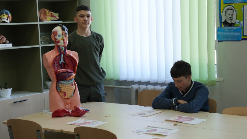 У Коростишівському ліцеї імені Густава Олізара запрацював сучасний безбар’єрний освітній простір, адаптований до вимог Нової української школи. У Коростишівському ліцеї імені Густава Олізара запрацював сучасний безбар’єрний освітній простір, адаптований до вимог Нової української школи.